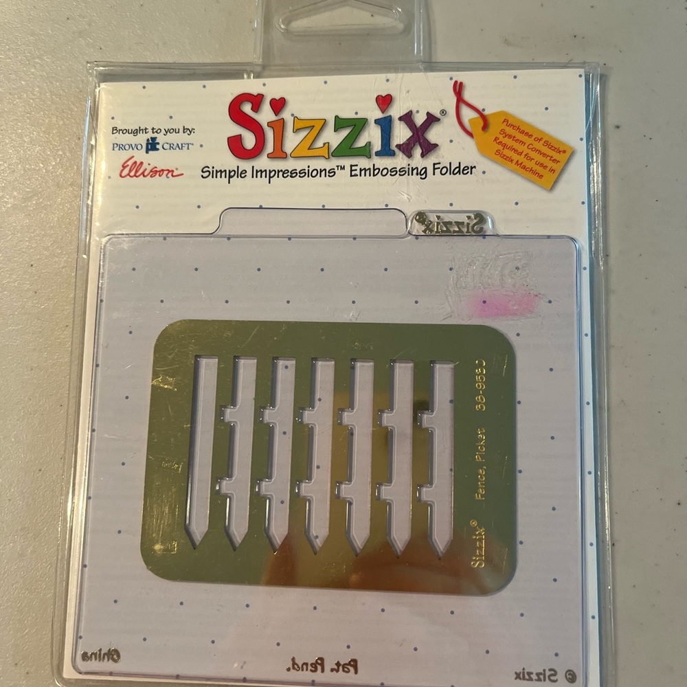 Sizzix Simple Impressions Embossing Folder - Multicolor. Fencing